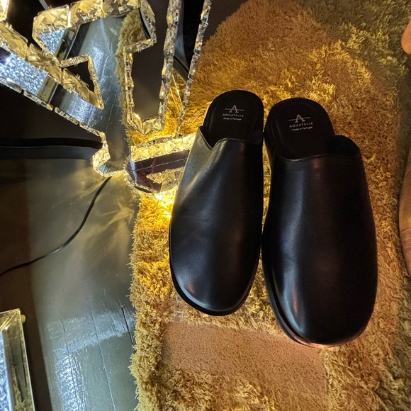 Aquatalia, size 9, black soft leather mule. - Picture 4 of 8